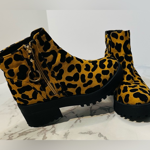 Qupid leopard ankle boots - Picture 8 of 12